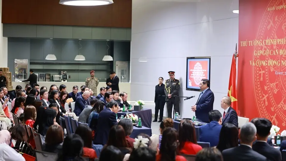 Thủ tướng gặp gỡ cộng đồng người Việt Nam tại Kuwait